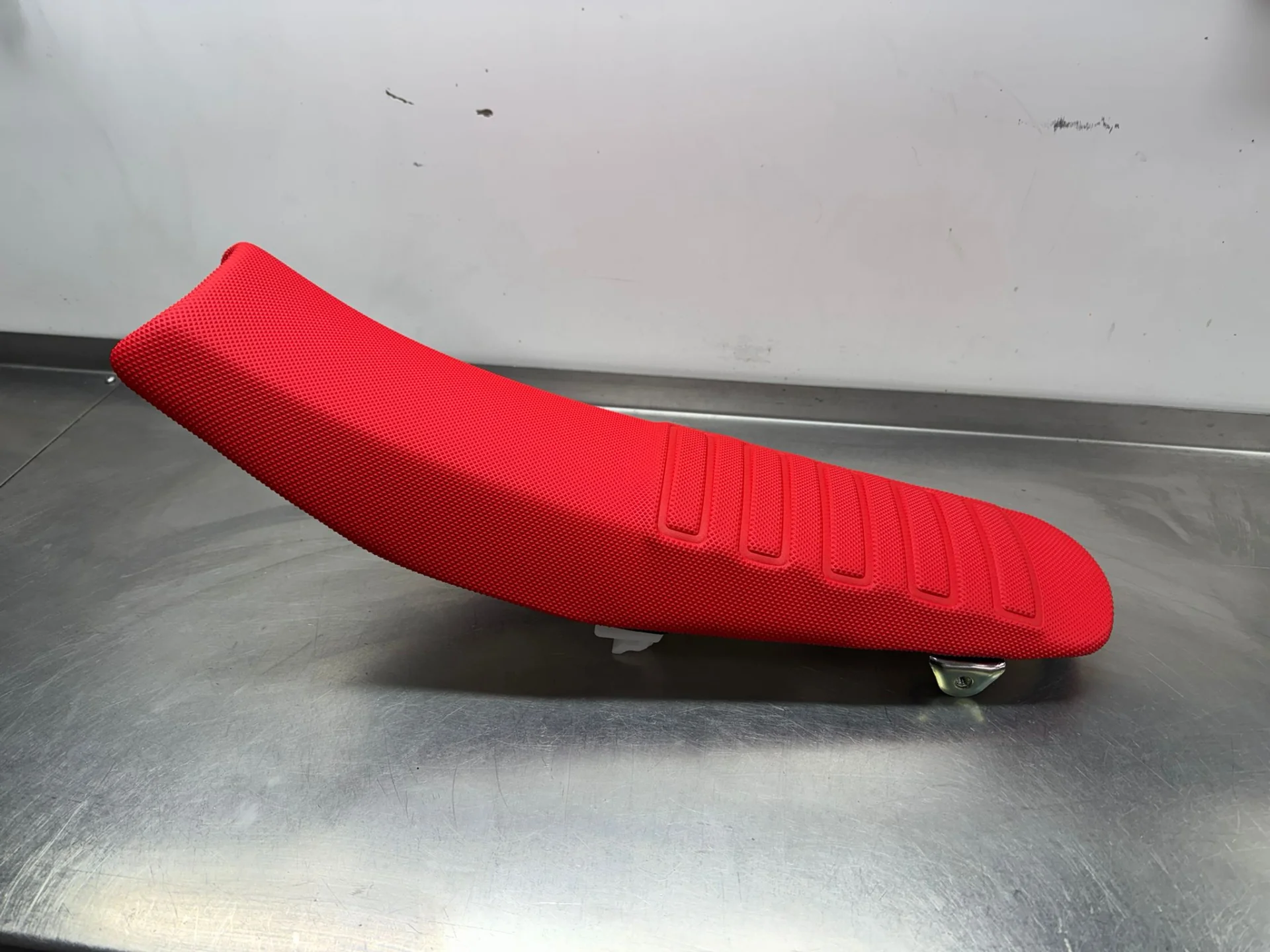Zadel 4t rood