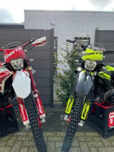 Stickerset XE/XM 50 XEF/XMF 125/250 23>